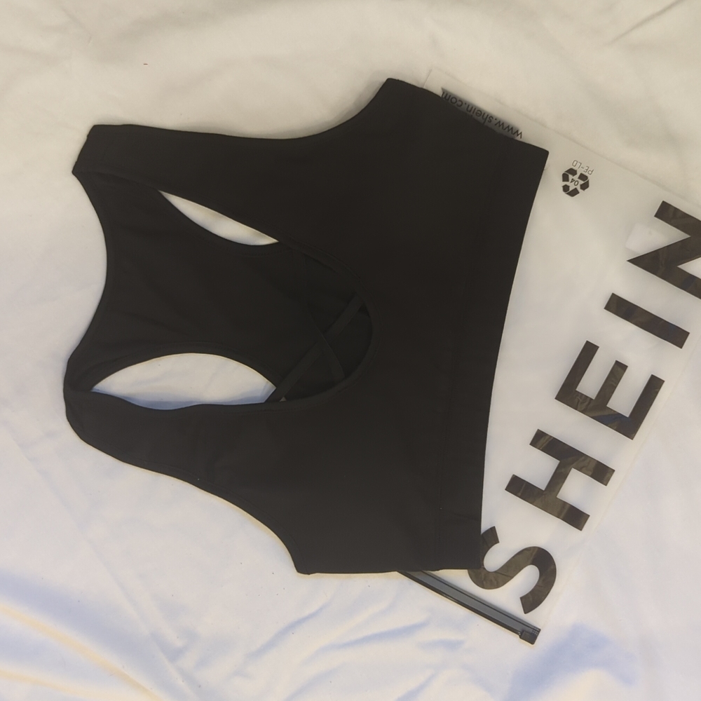 Shein Padded Sports Bra with Cross Front Detail Black Sz M - Picture 2 of 8